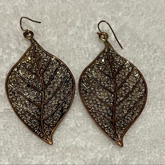 Dangle Antique Gold Egyptian style Leaf Scroll Drop Earrings! - Picture 4 of 4